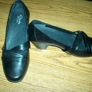Clarks Artisan small heel shoes